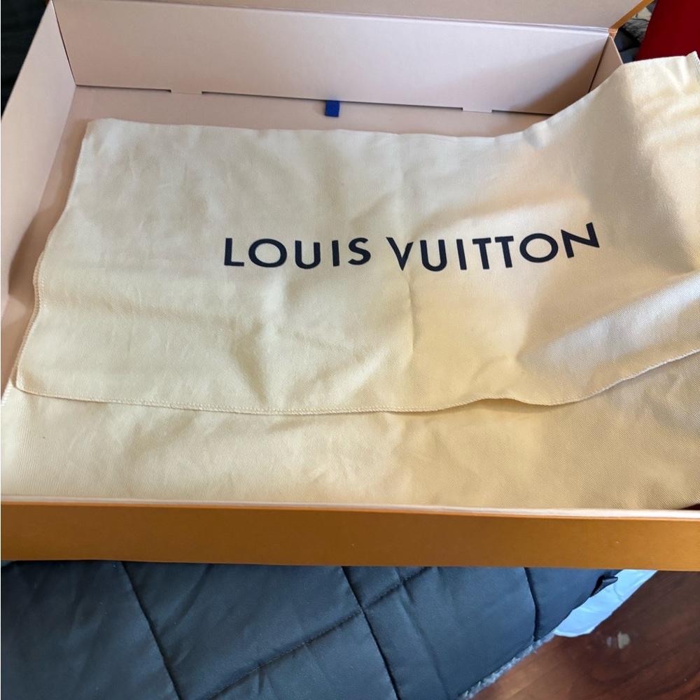 Louis Vuitton Classic Brown Monogram Tote - Picture 8 of 10